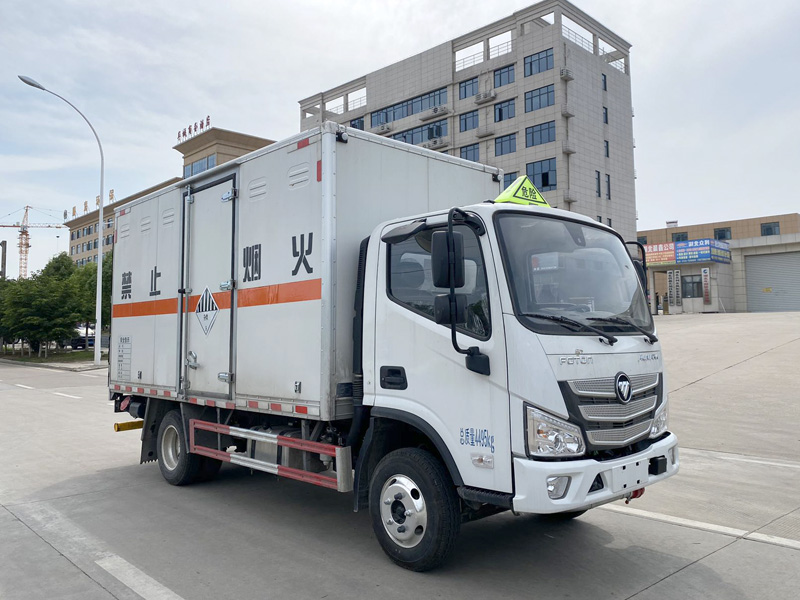 雜項危險物品廂式運輸車，運輸車，運輸車廠家，楚勝集團(tuán)